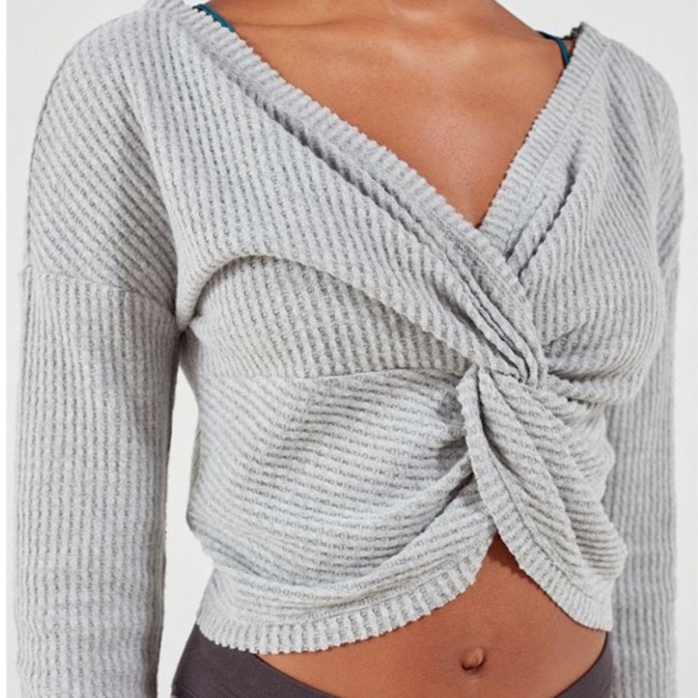 Urban outfitters sweater - Picture 4 of 6